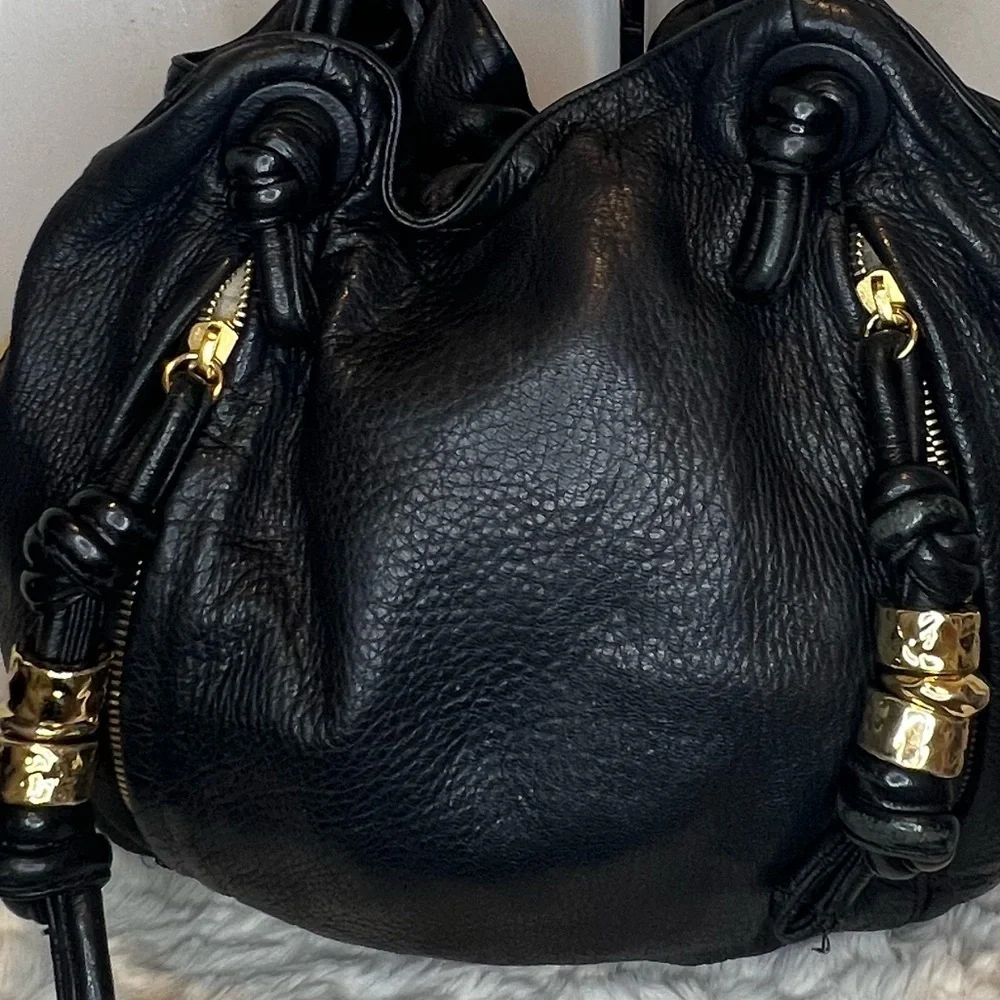 MICHAEL KORS BLACK ROSLYN LEATHER
SHOULDER BAG “THE ROSLYN” - Picture 3 of 16
